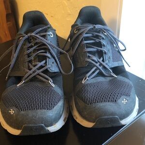 ON Running black athletic shoe size 9